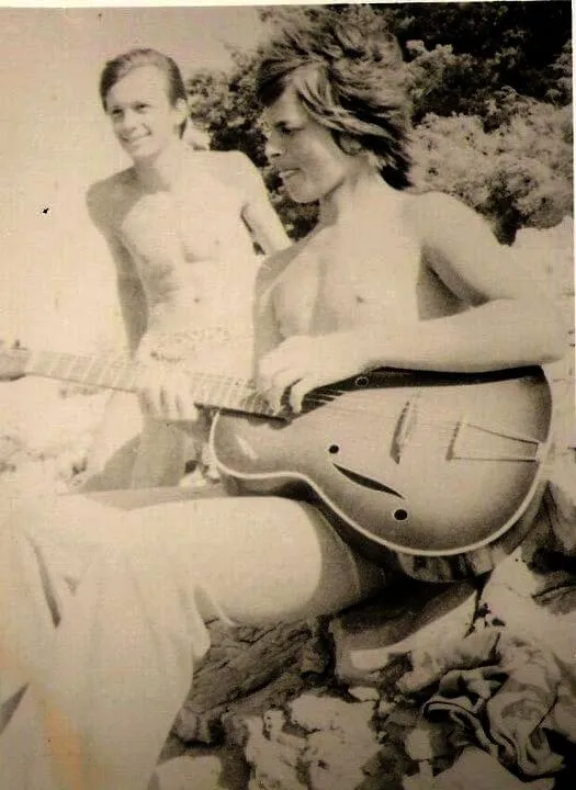 Alenovo upoznavanje s prvom gitarom i njegova upornost